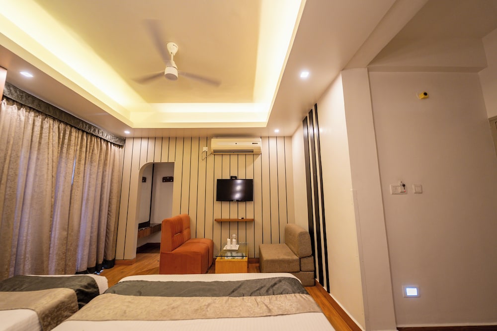 AISHWARYA RESIDENCY 59/70