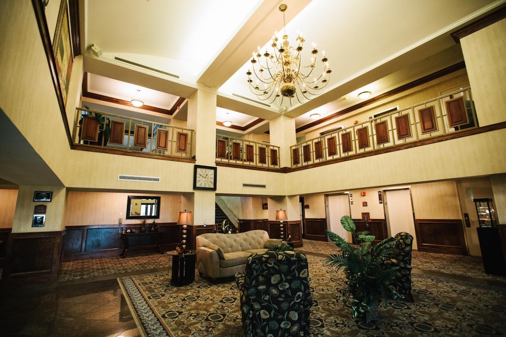 Grand Plaza Hotel 6/34