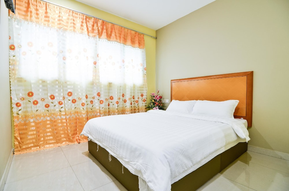 Hotel Raja Bot 15/30
