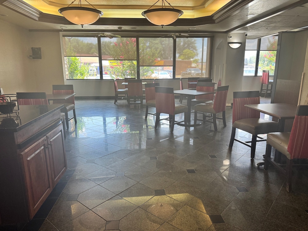 AmericInn by Wyndham Memphis East 22/33