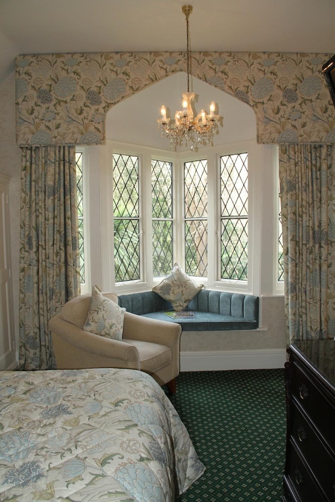 Rylstone Manor Hotel 34/50