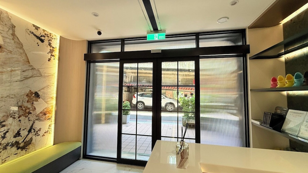 Jinhwa Hotel 37/47