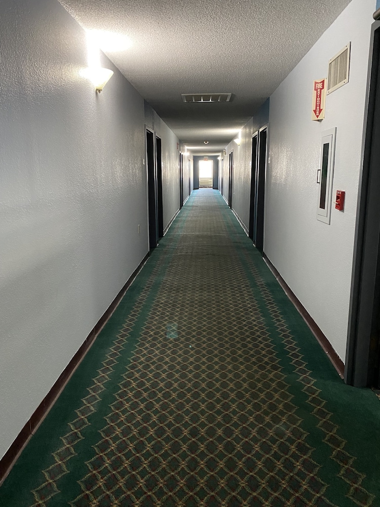 Days Inn by Wyndham Perryville 33/44