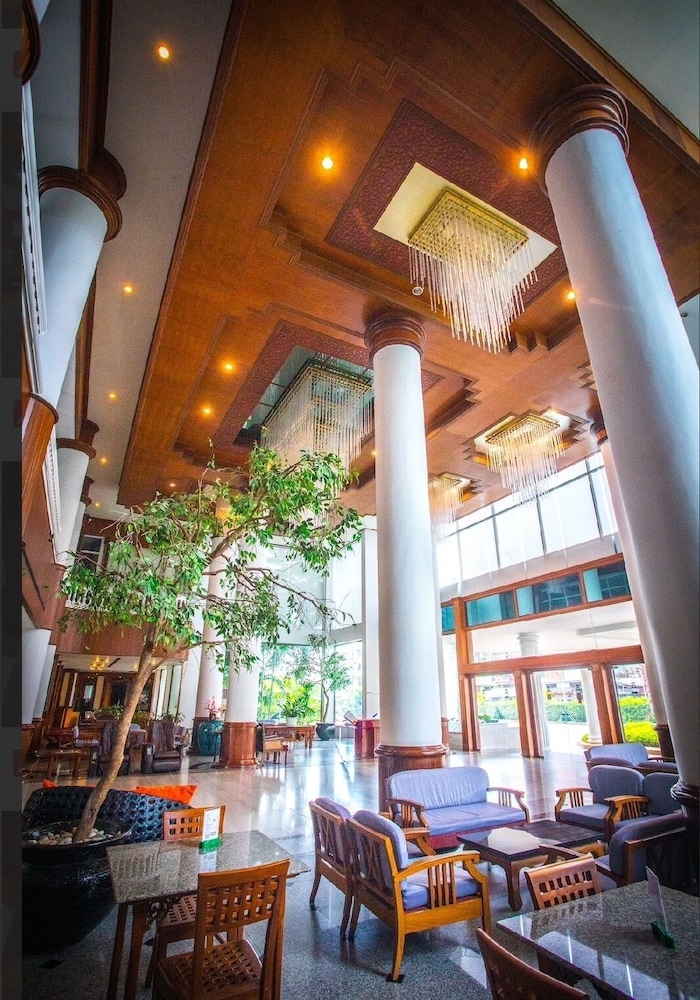 Royal Palace Hotel 45/66