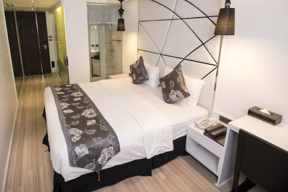 S Sukhumvit Suites Hotel 31/57