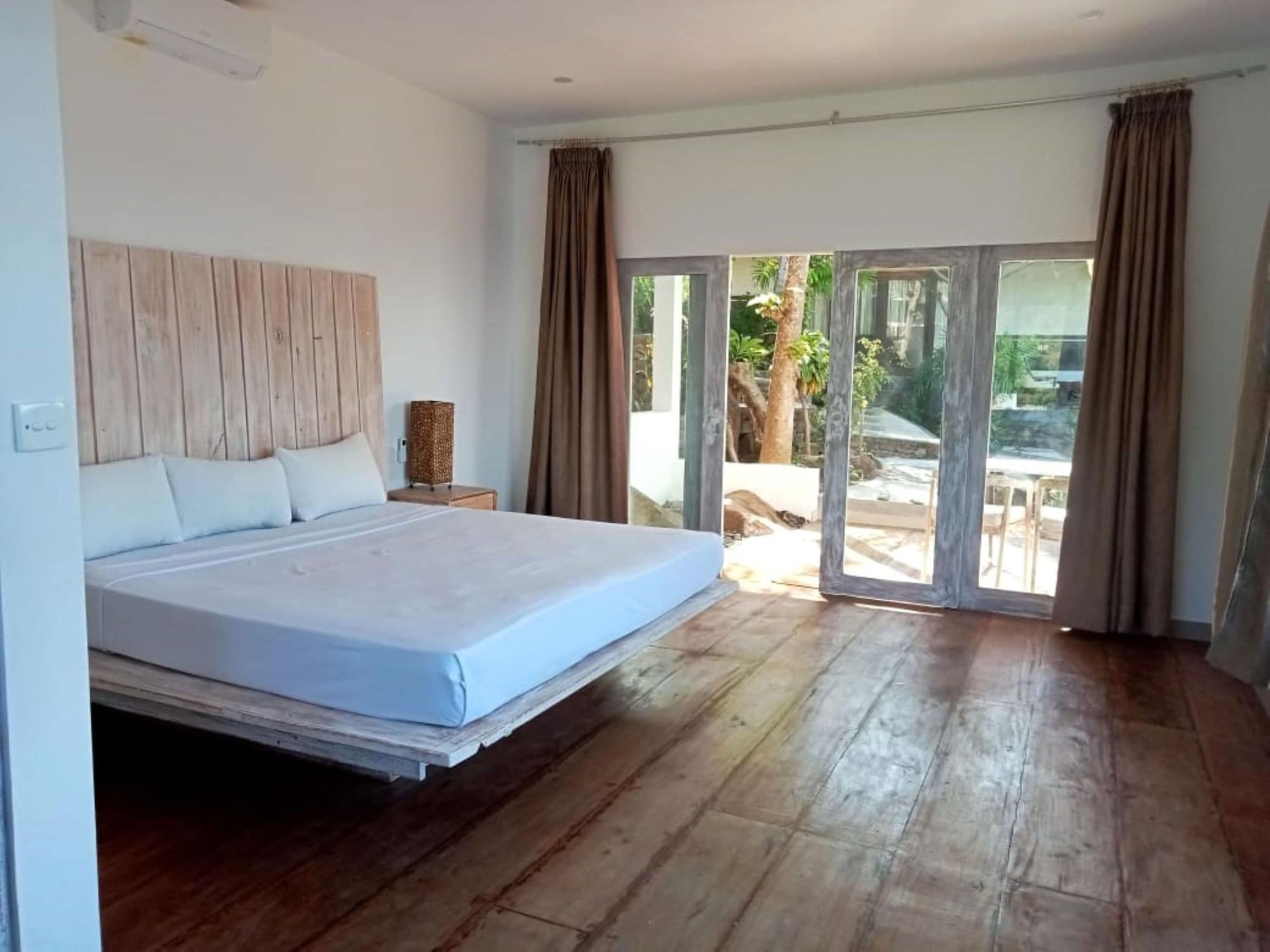 Bungalow, Sea View