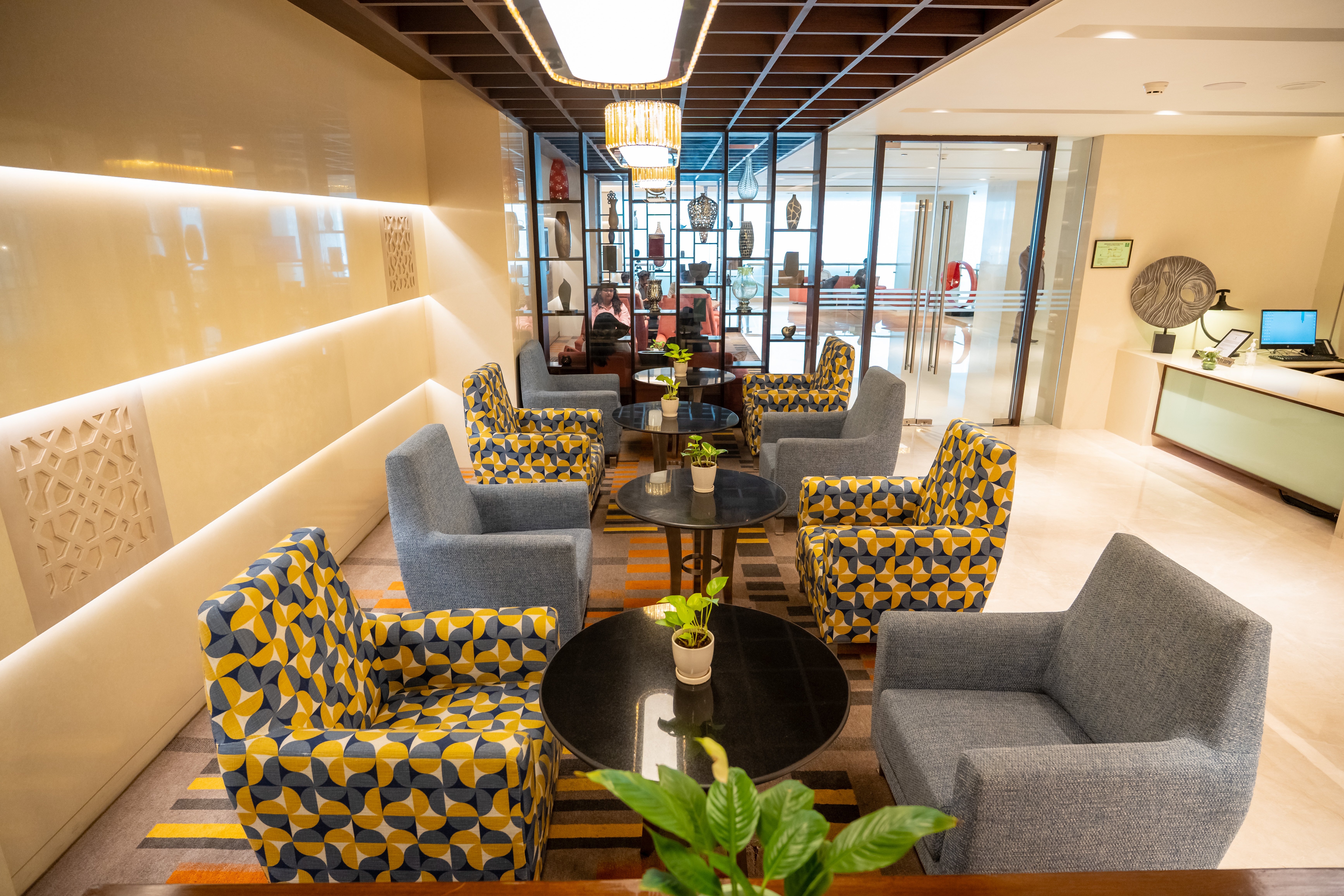 HOLIDAY INN MUMBAI INTERNATIONAL AIRPORT 36/72