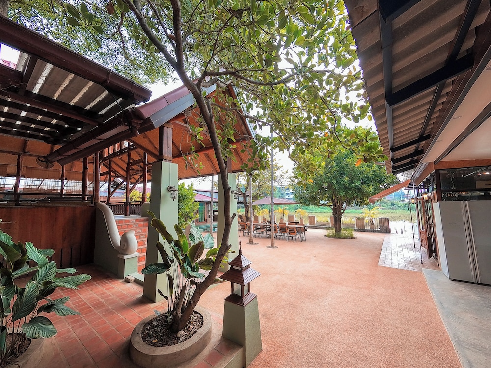 Tolani Riverside Chiang Mai Villa 40/60