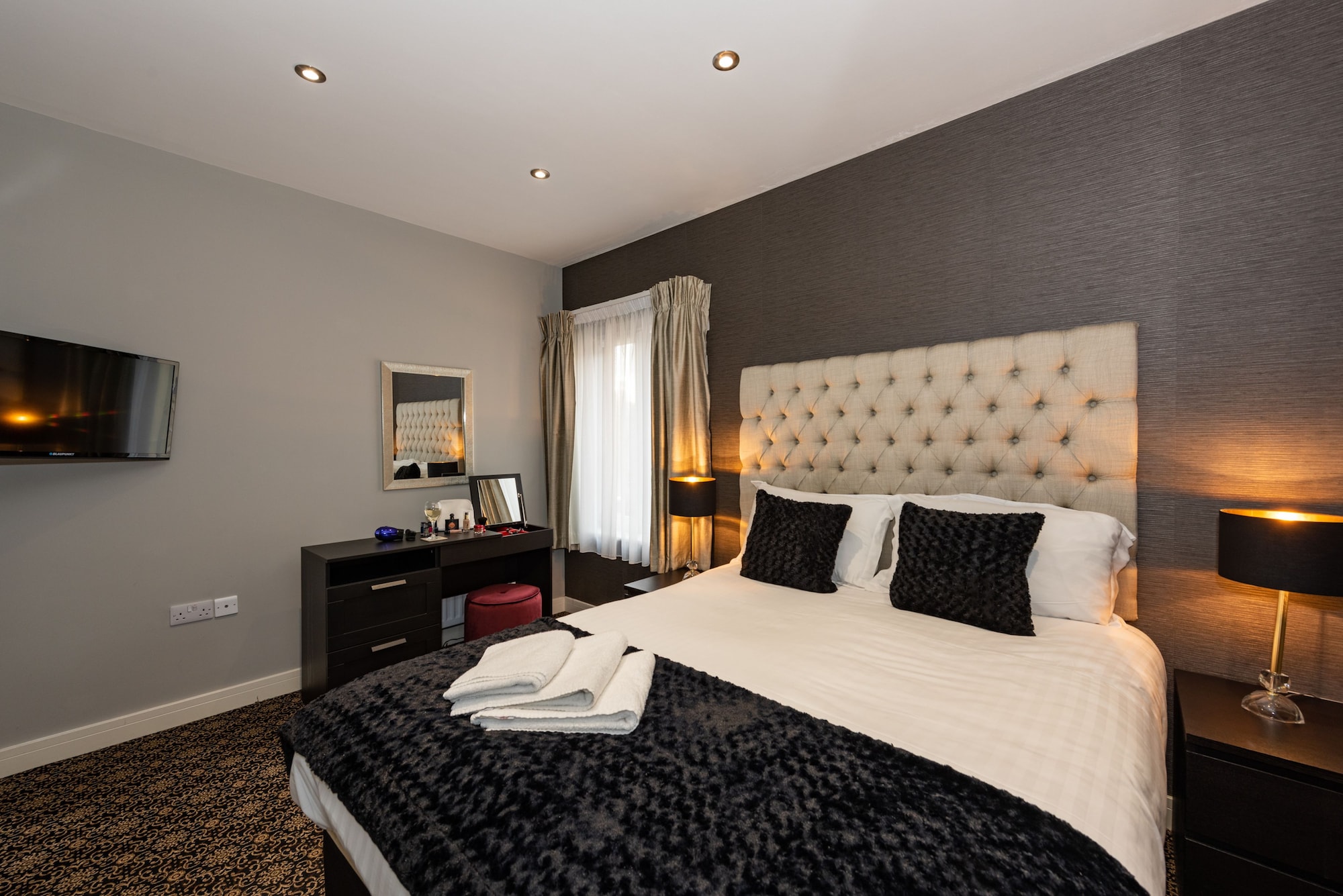 City, Penthouse, King Bed