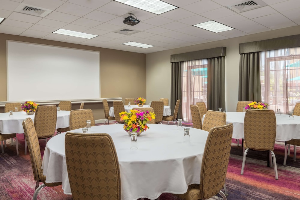 Homewood Suites By Hilton Orlando-Ucf Area 63/66