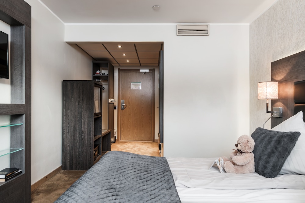 Room, Twin Beds, Valley View، Best Western Htl Hallstaberget 2/3