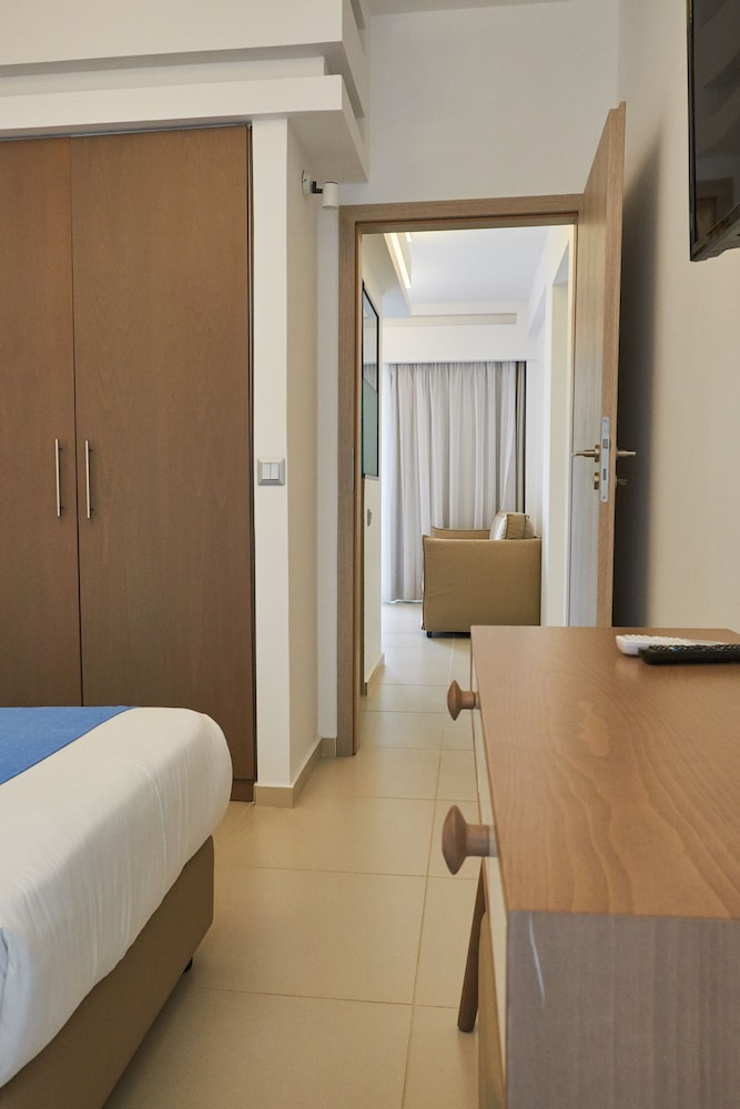 Troulis Apart Hotel 24/74
