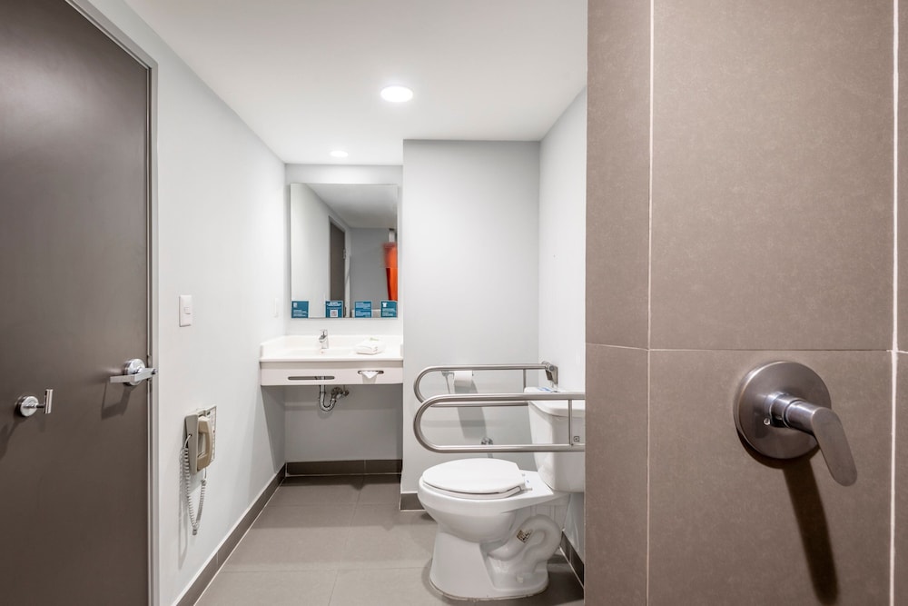 City Express Junior by Marriott Ciudad Del Carmen Aeropuerto 44/44