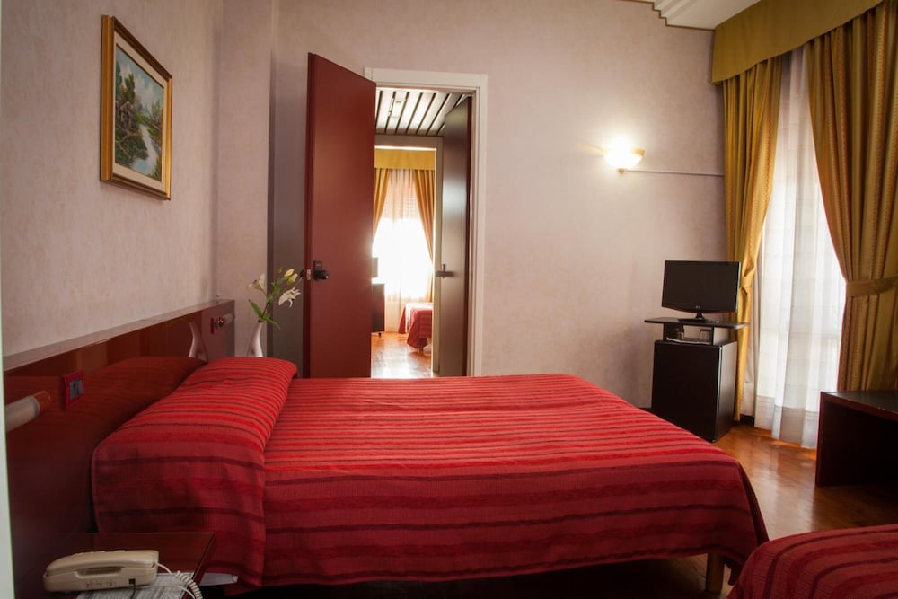 Hotel Master 17/36