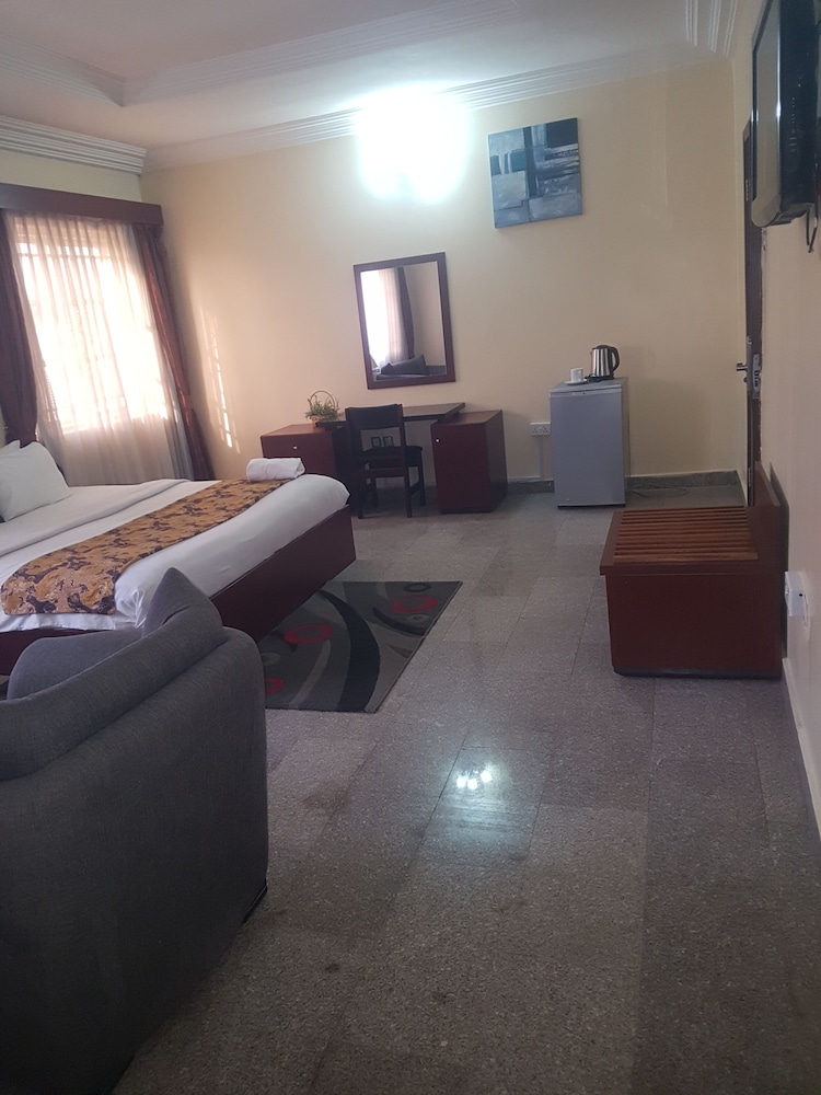 Zeina Suites Abuja 32/47
