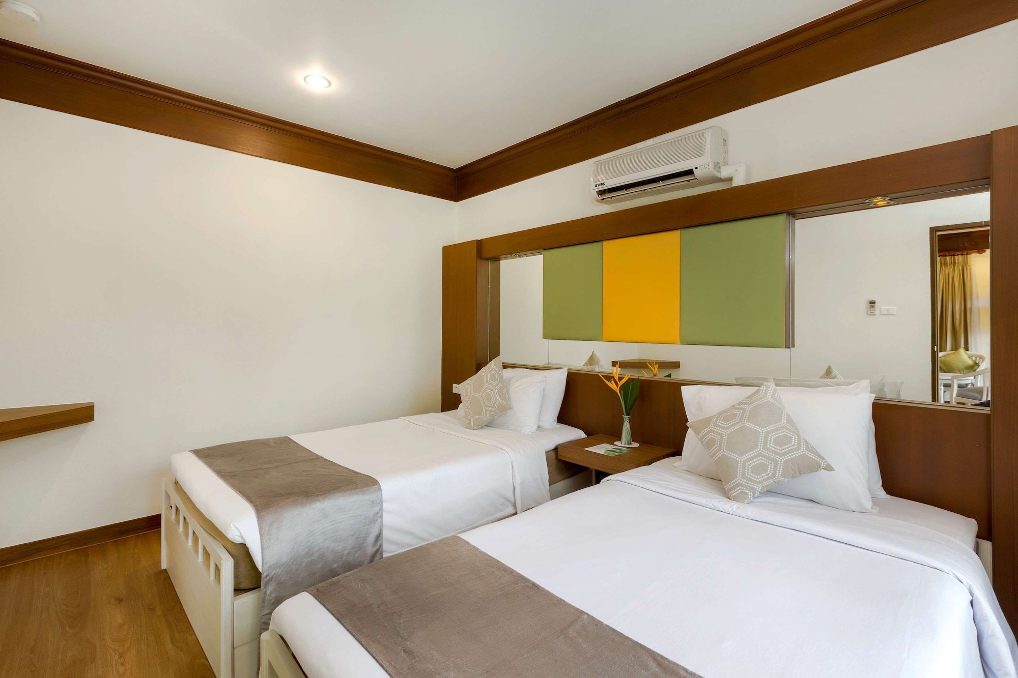 Deluxe, Twin Beds, Sea View, Balcony