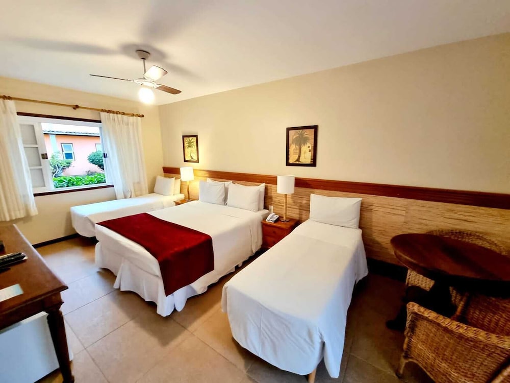 ROOM, QUADRUPLE, GARDEN VIEW