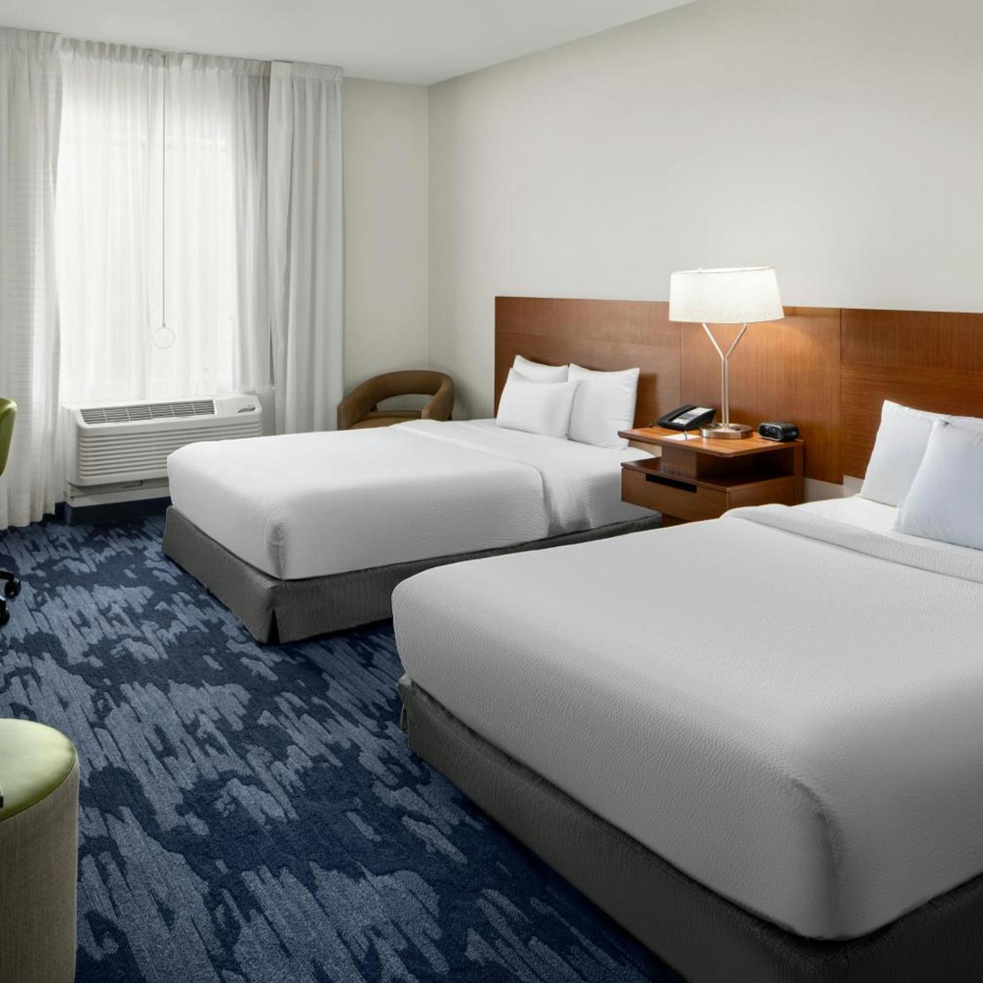 Room, 2 Queen Beds, Bathtub, Accessible