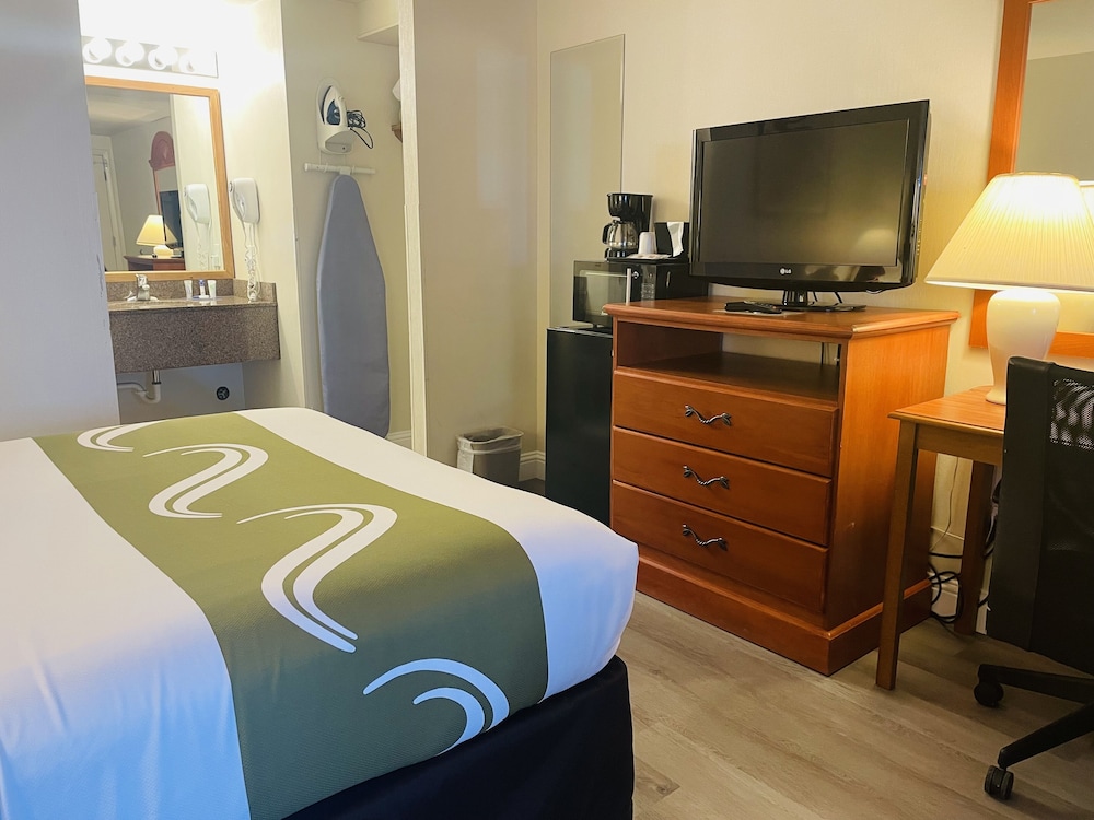 Americas Best Value Inn Sandpoint 39/49