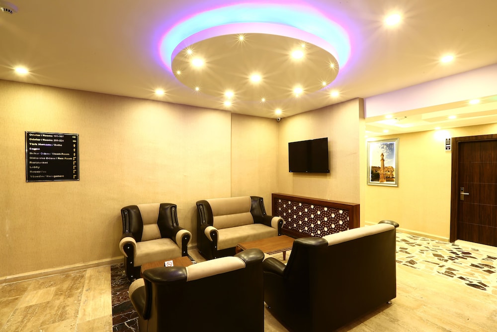 Azd House Hotel 44/50