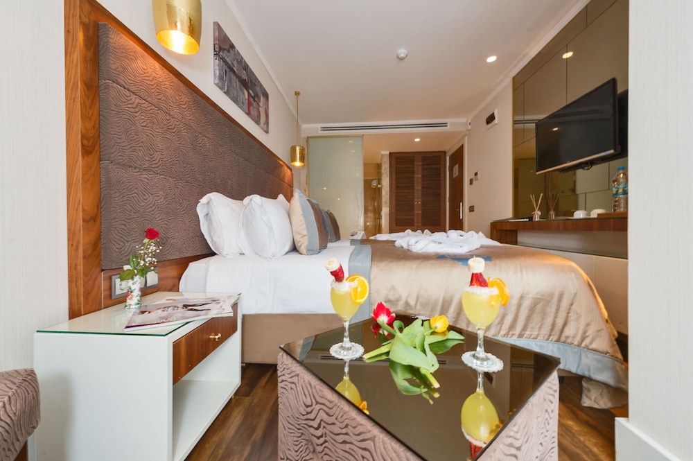 Darkmen Hotel 2 23/59