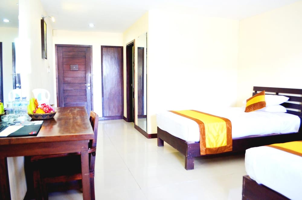 Nirmala Hotel And Convention Centre 34/66