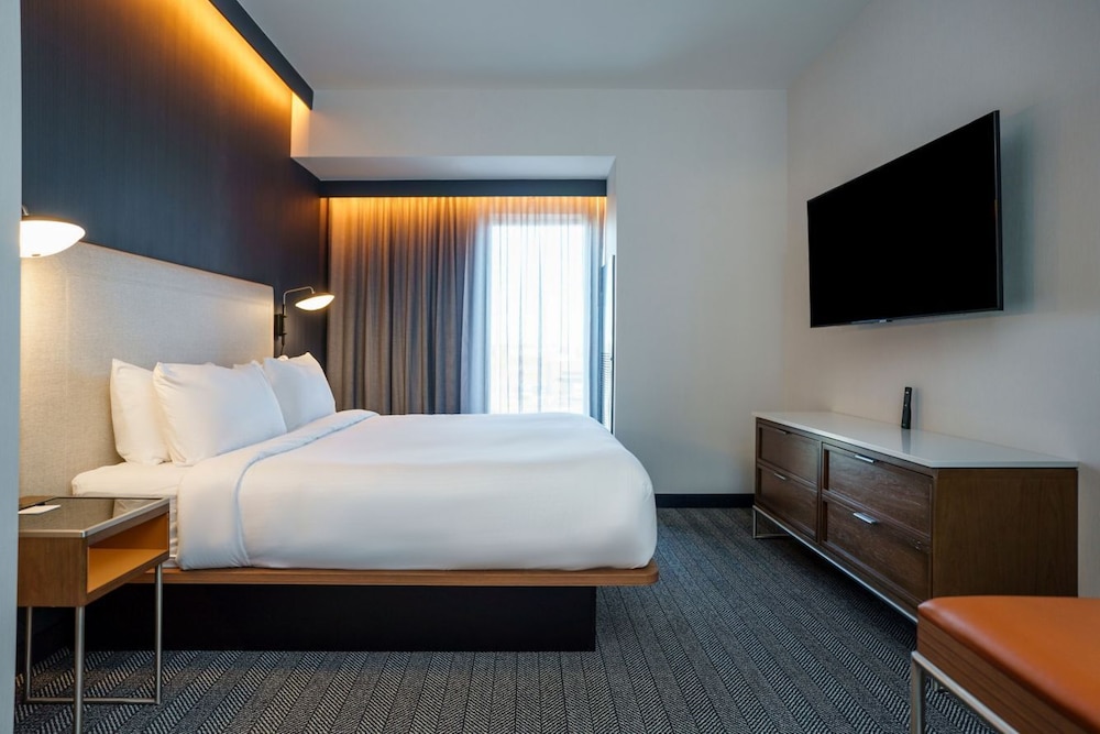 Courtyard by Marriott Madison 14/49