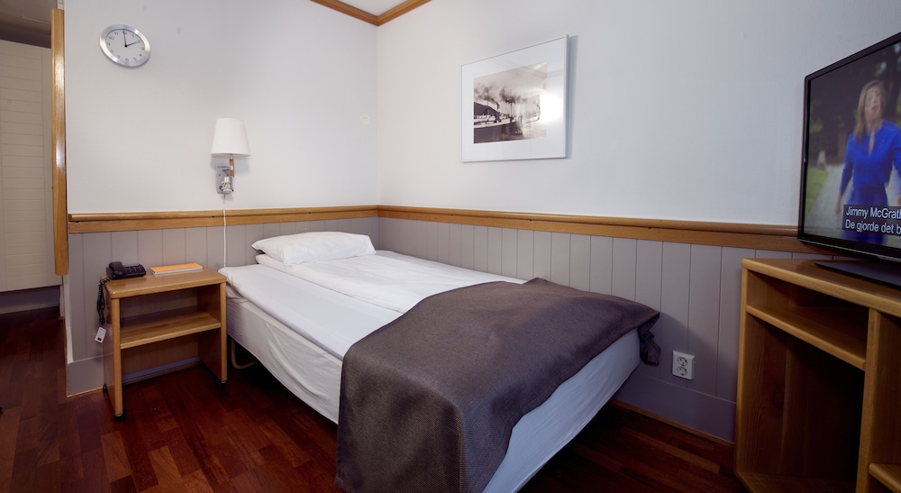 Home Hotel With 12/35