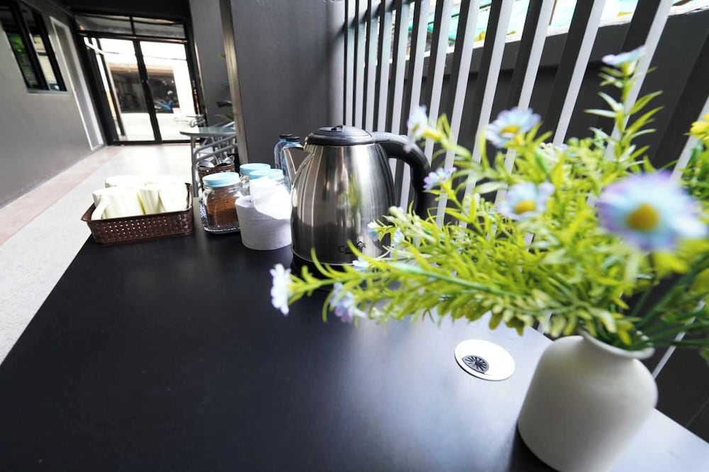 RQ Bangkok Huai Khwang by Collection O 51/61