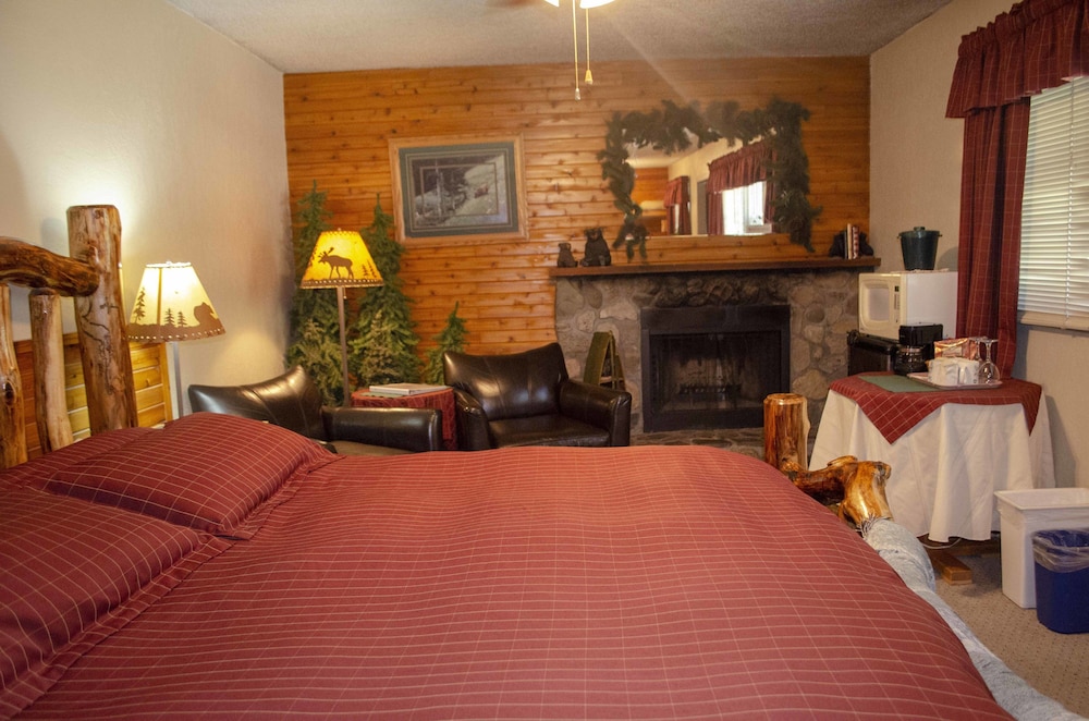 Crandell Mountain Lodge 38/66