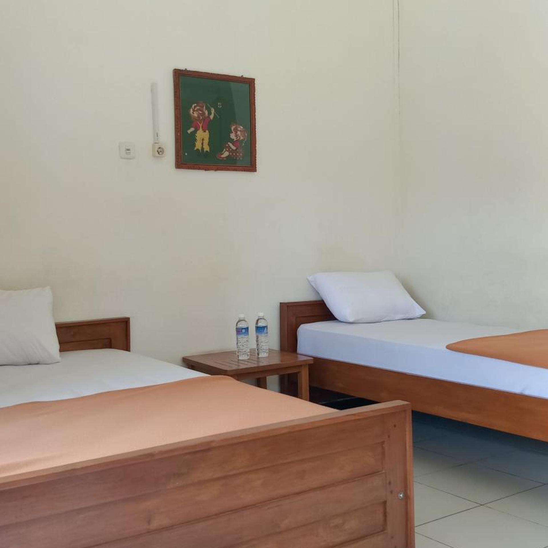 OYO 1999 Hotel Tentrem Syariah 9/33
