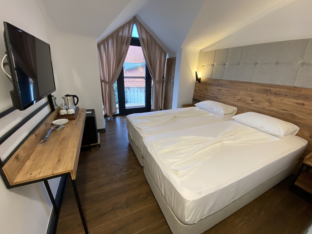 MIYAS LUXURY HOTEL 13/23