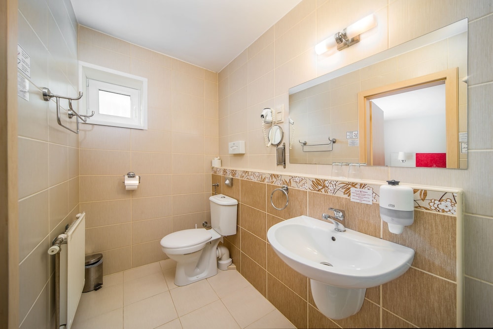 Hotel Piroska Buk 47/50