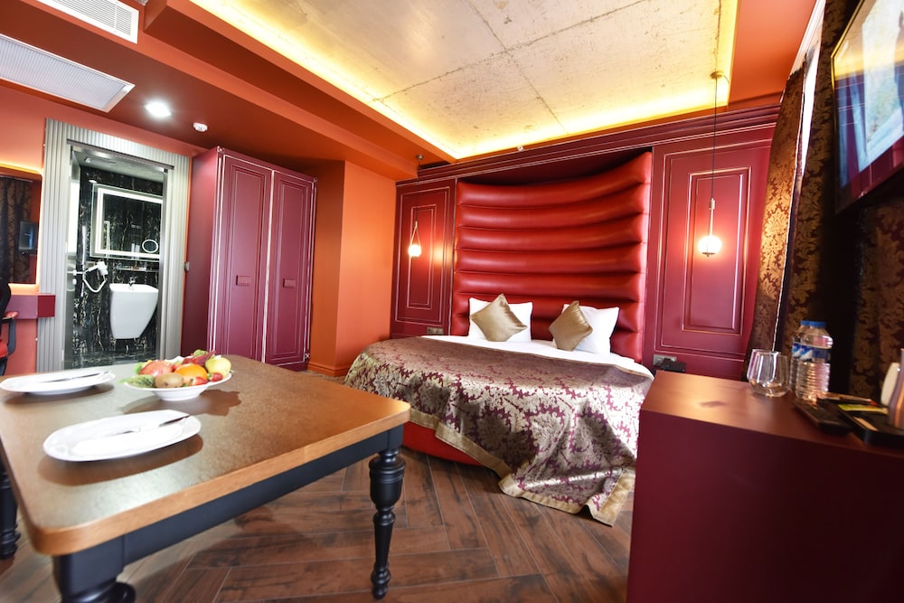 Bayberd Hotel 10/34