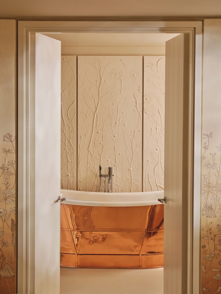 Coworth Park Dorchester Collection 3/77