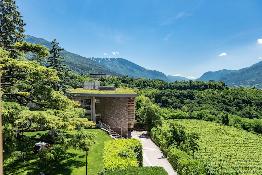 Villa Madruzzo 64/72