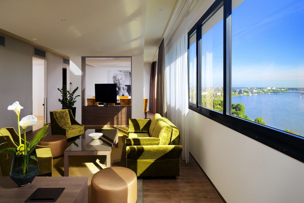 BONN MARRIOTT HOTEL 34/68