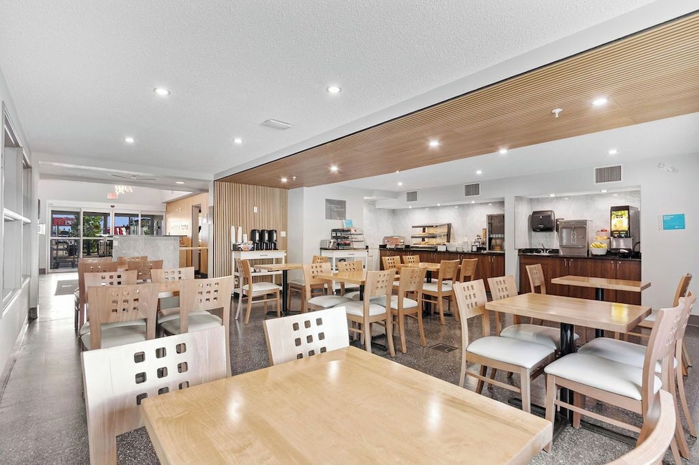 Home Inn and Suites Lloydminster 34/50