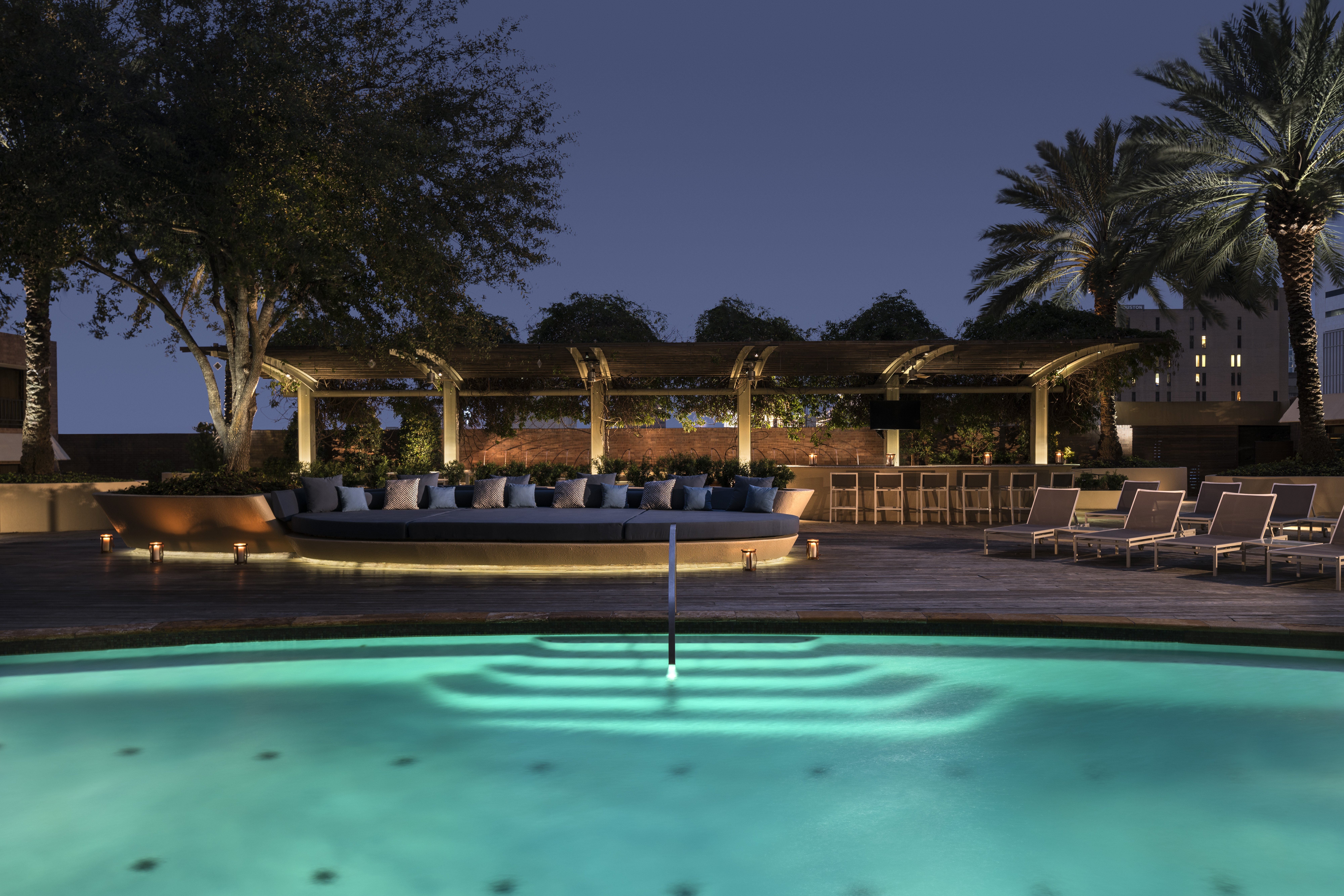 Four Seasons Houston 74/80