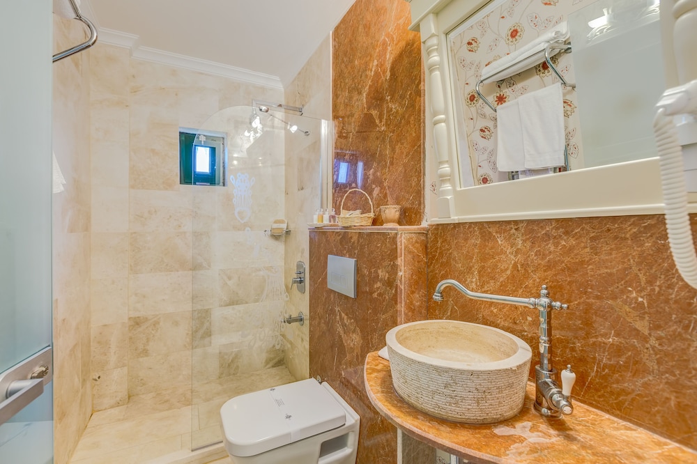 Cunda Esen Hotel 48/50