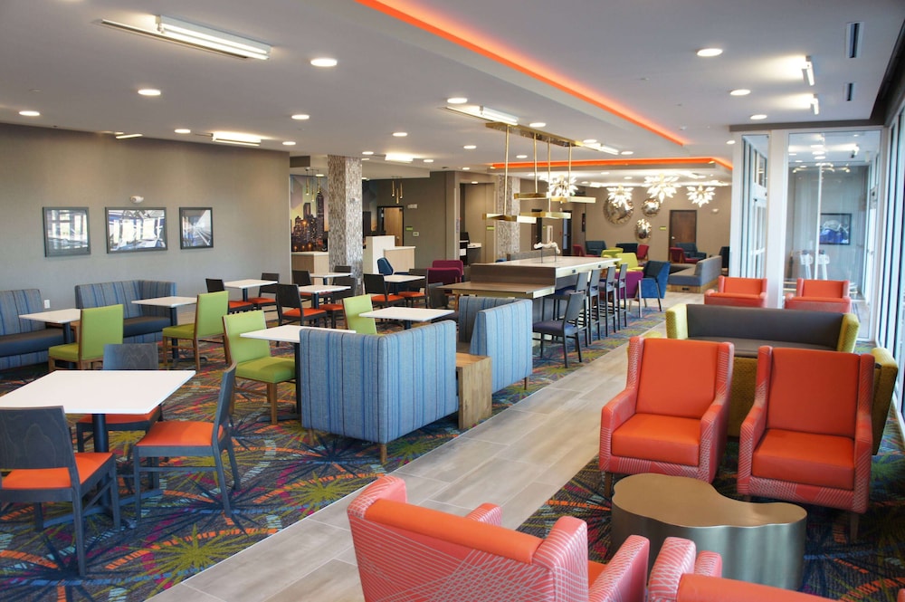 La Quinta Inn and Suites by Wyndham Braselton 7/60