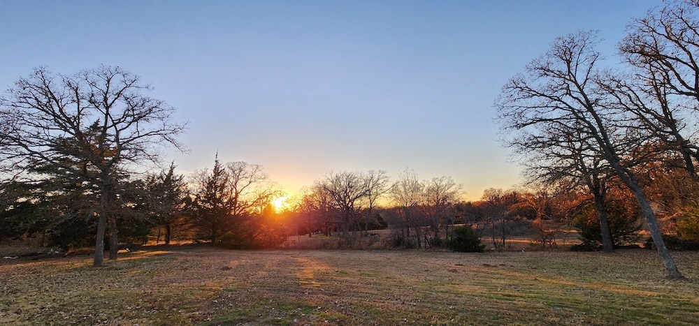 Whispering Pines Bed Amp Breakfast 61/69