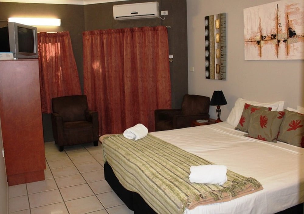 BOHEMIA RESORT CAIRNS 12/45