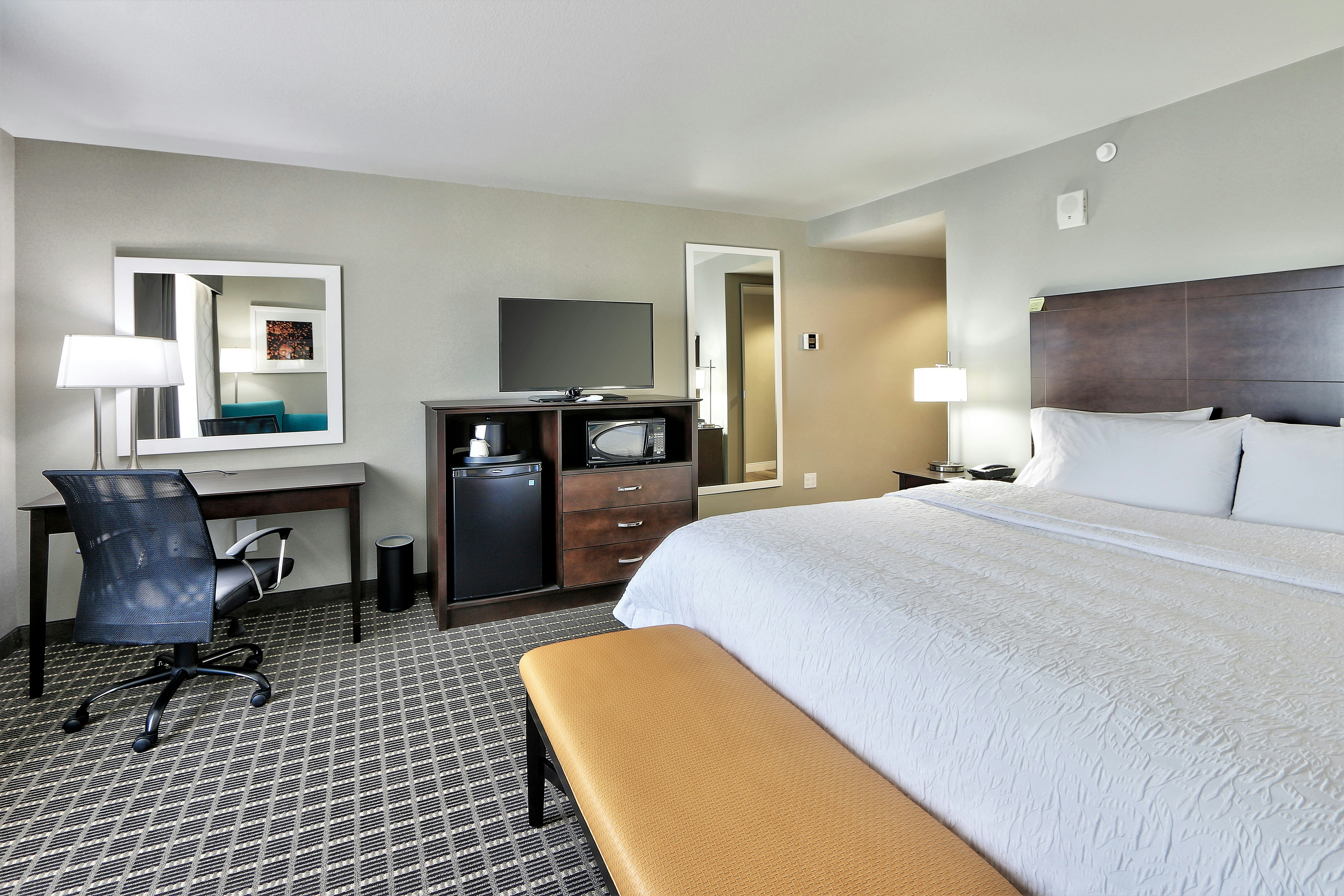 ROOM, KING BED