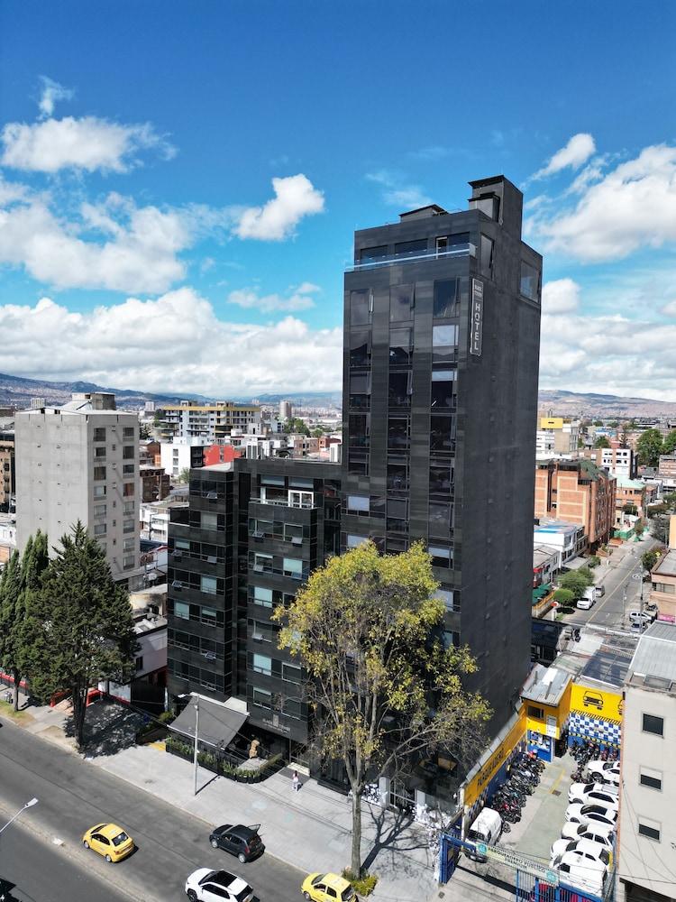 Hotel Black Tower Premium 63/70