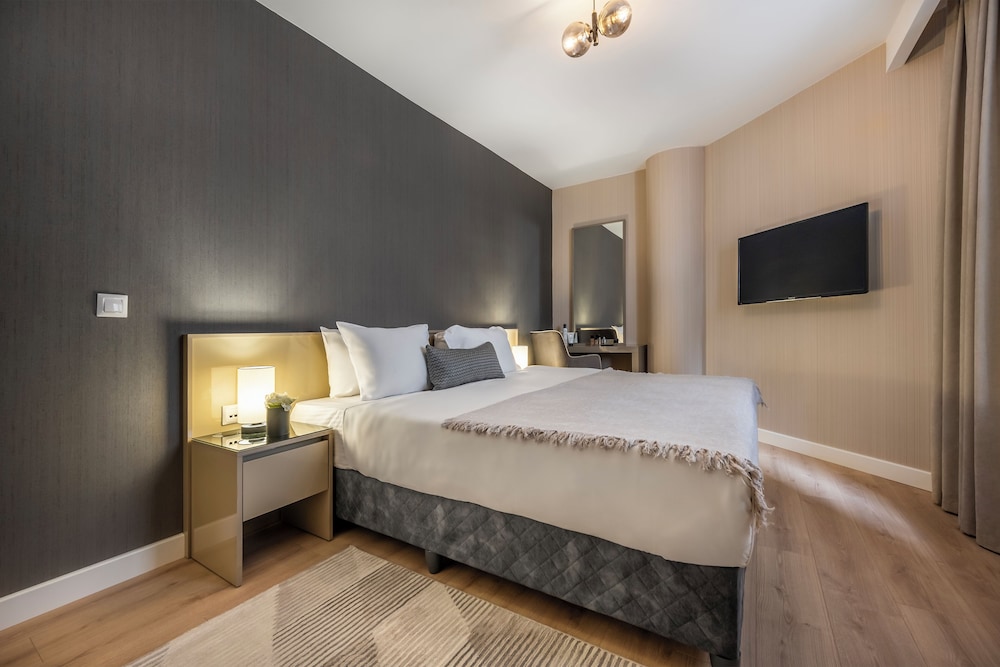 Ciragan Bosphorus Apartments 25/61