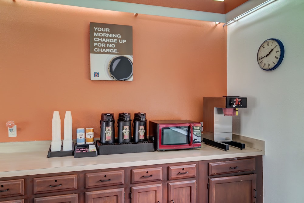 Motel6 Georgetown, KY - Lexington North 32/51