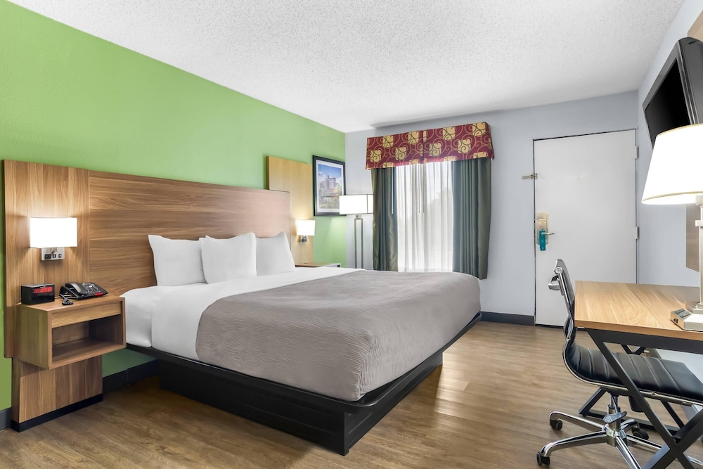 ROOM, KING BED, ACCESSIBLE