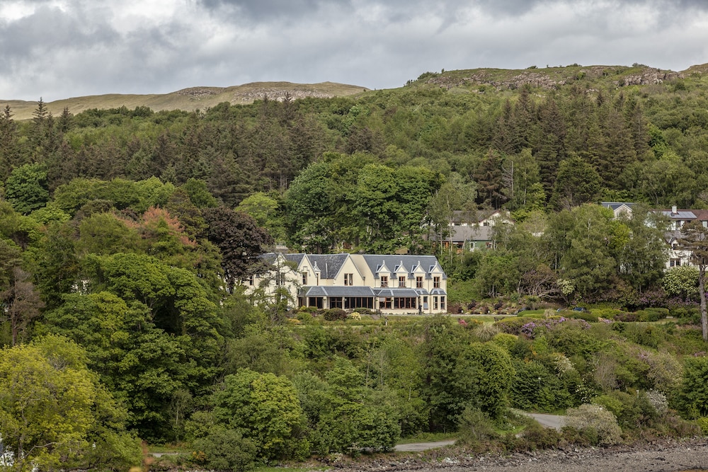 CUILLIN HILLS HOTEL 54/57