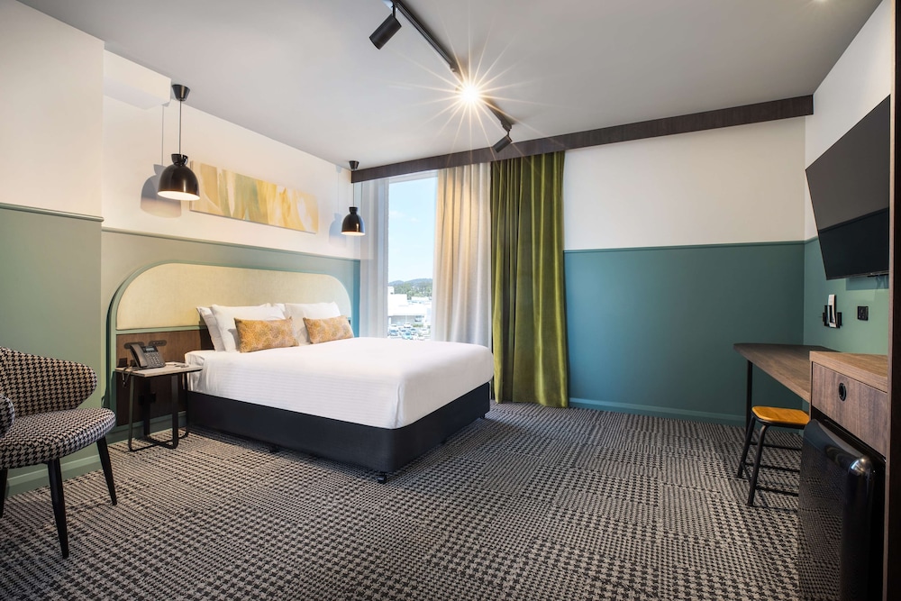 STUDIO, QUEEN BED, ACCESSIBLE